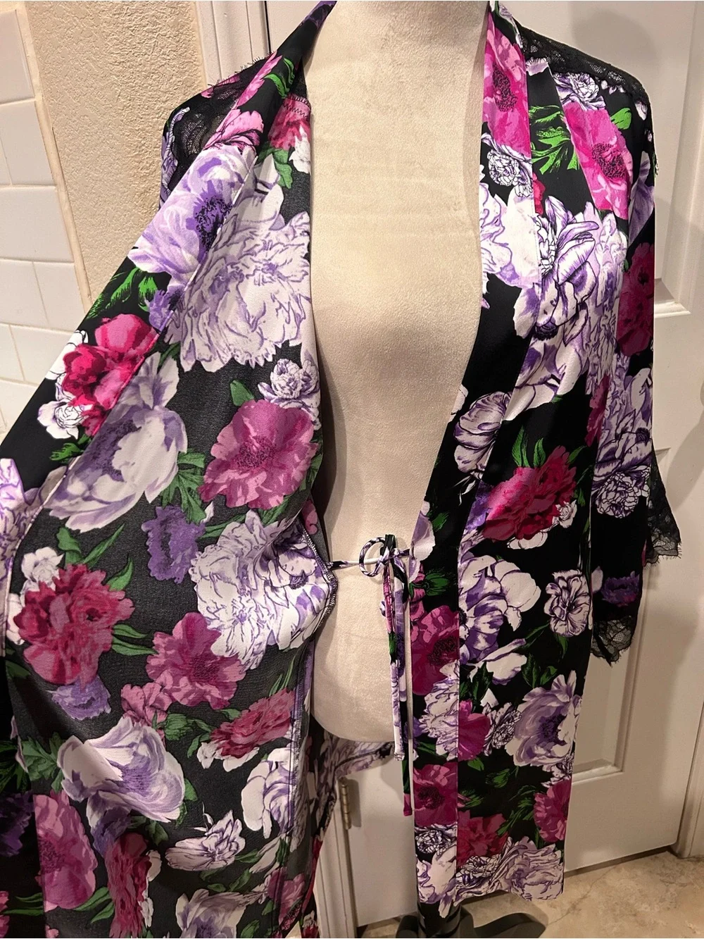 Victoria’s Secret Satin Robe Purple Floral Lace Luxurious